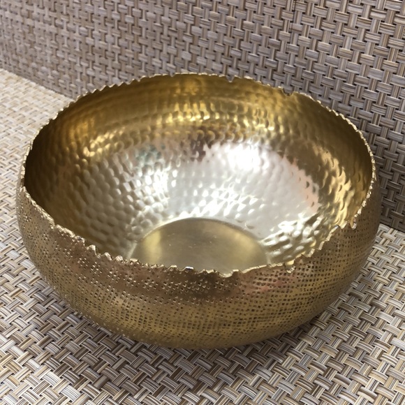 Gold Tone Hammered Round Bowl With Jagged Edge Design - Picture 3 of 16